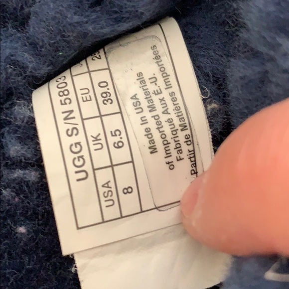 Women’s UGG Boots - Picture 4 of 8